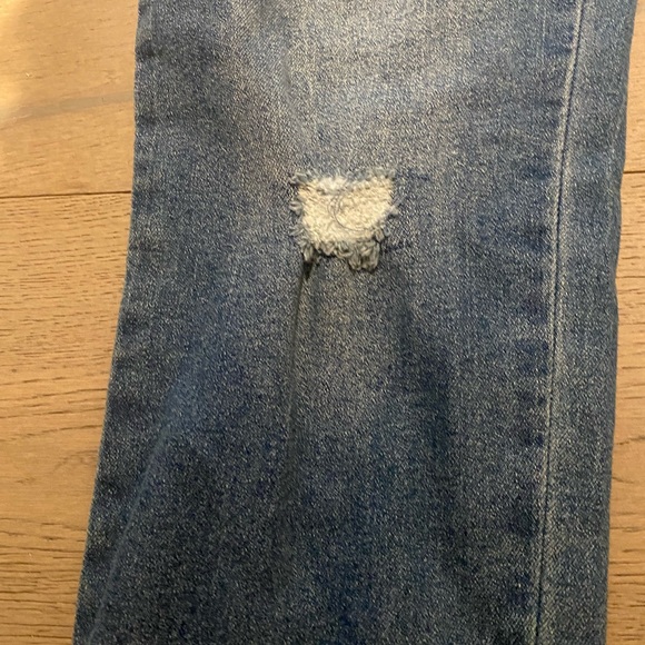 Jumper with ripped detailing new with tags - Picture 2 of 3